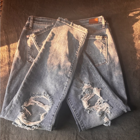 Judy Blue Light Blue Distressed Jeans - Picture 4 of 4